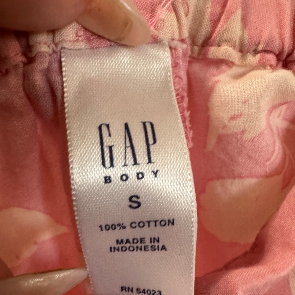 GAP Pink Floral Lace-Trim Lounge Shorts - Picture 2 of 7